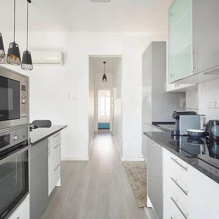 New 3 Bedroom Flat With River On Sight @alameda Лиссабон