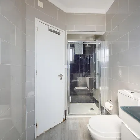 New 3 Bedroom Flat With River On Sight @alameda * Лиссабон