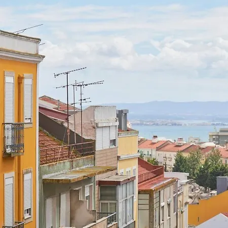 New 3 Bedroom Flat With River On Sight @alameda Lisboa