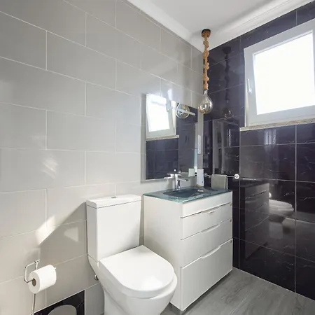 New 3 Bedroom Flat With River On Sight @alameda Lissabon