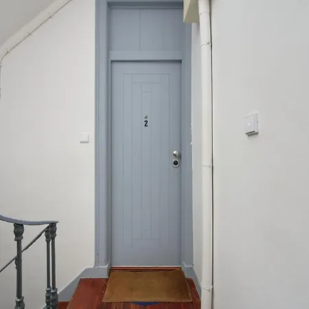 New 3 Bedroom Flat With River On Sight @alameda