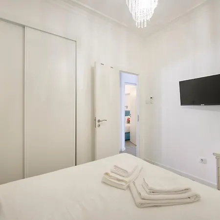 New 3 Bedroom Flat With River On Sight @alameda Appartement