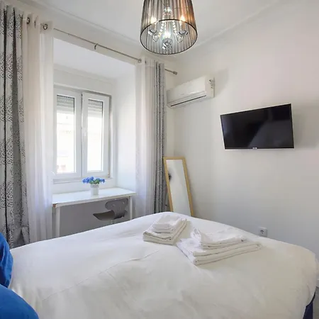 New 3 Bedroom Flat With River On Sight @alameda Apartmán *